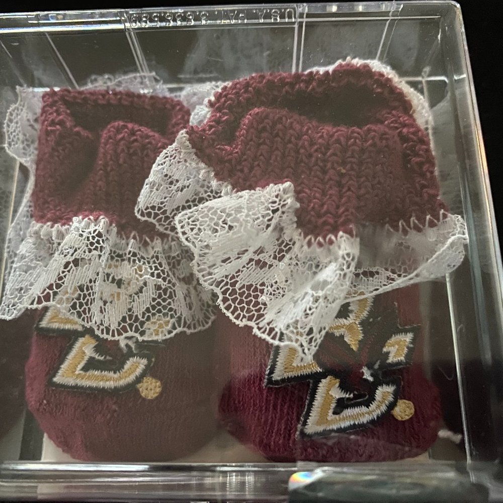 NWT ADORABLE BOSTON COLLEGE BOOTIES NEWBORN